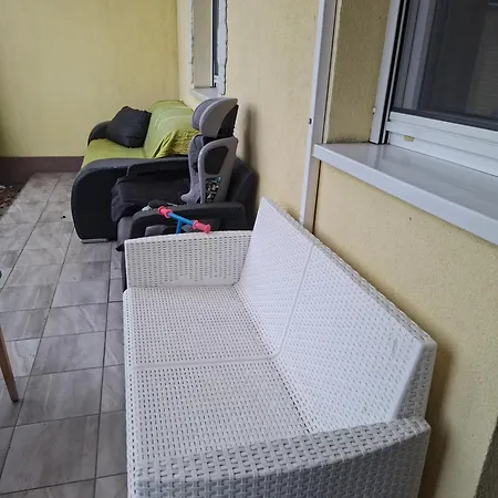Yellow Apartmanhaz Διαμέρισμα