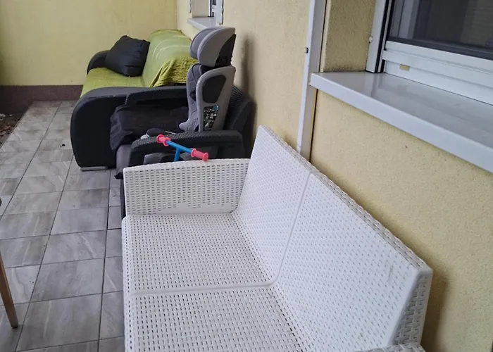 Yellow Apartmanhaz Διαμέρισμα